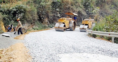 Muong Khuong’s improvement thanks to newly built roads - ảnh 1